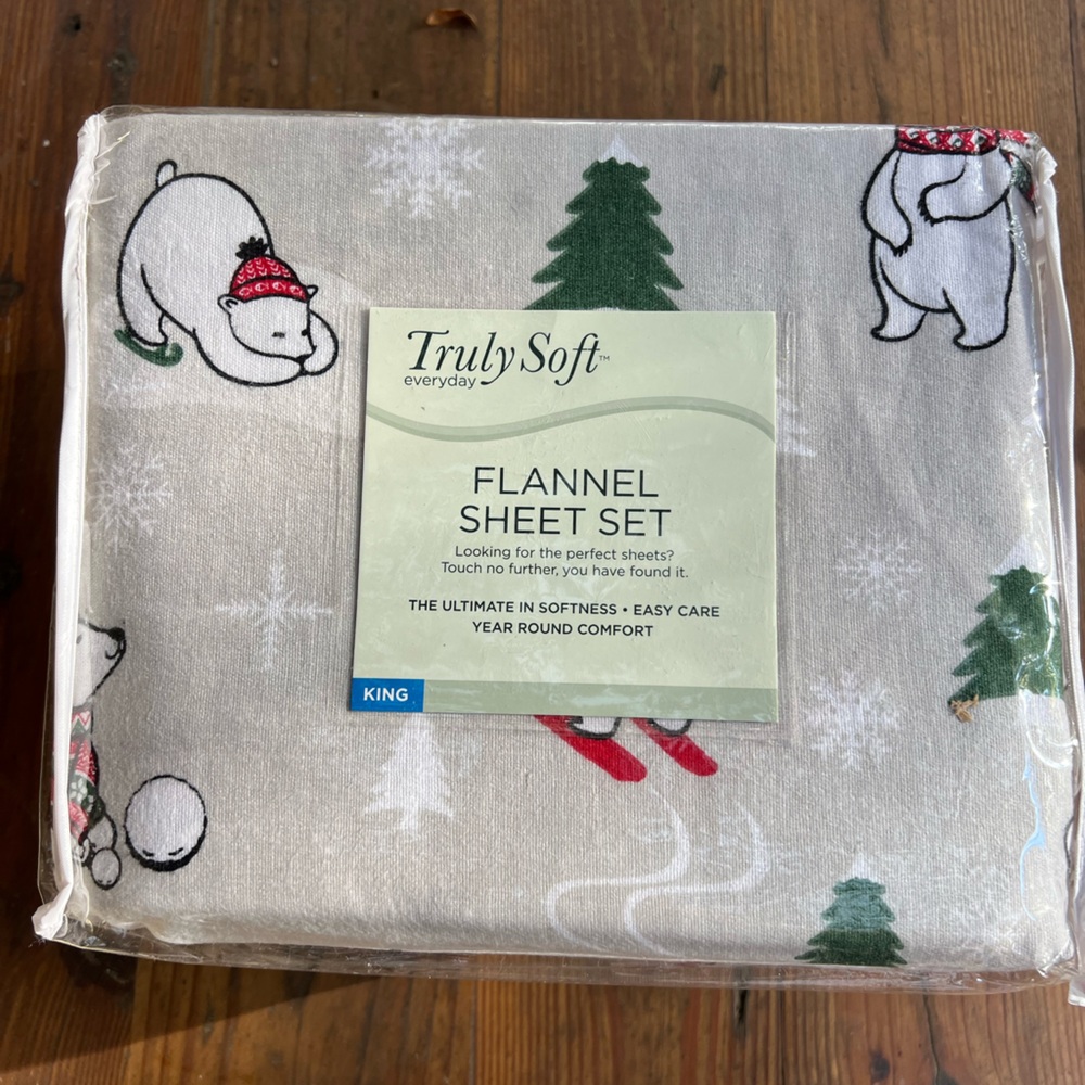 TRULY SOFT Winter Polar Bear Ski Flannel Christmas King Sheet Set NWT NEW